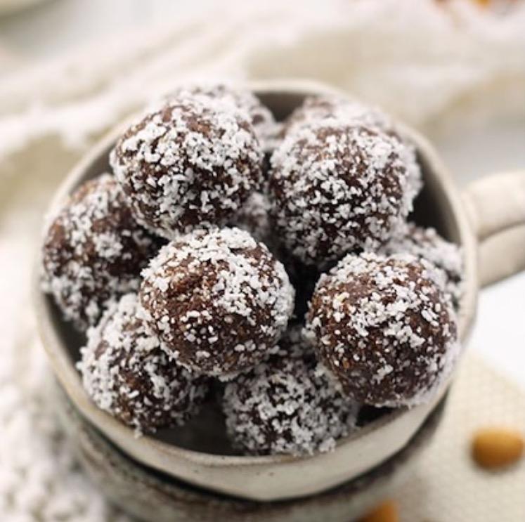 CHOCOLATE PROTEIN BALLS WITH ORIGINAL CRUSH