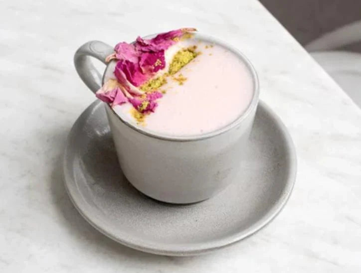 Strawberry Rose Collagen Latte (Café-Style)