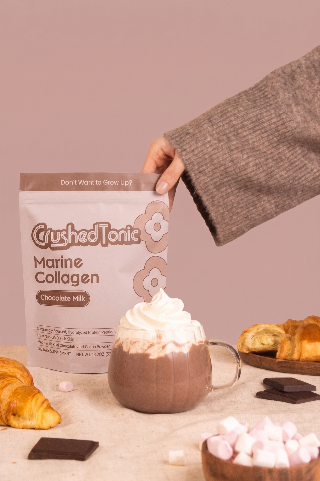 Hojicha collagen latte over ice